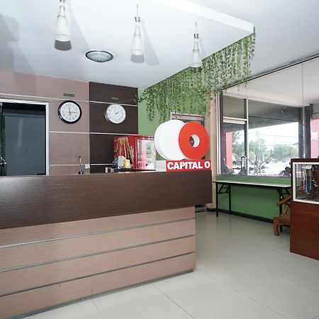 Capital O 2885 Hemra Hotel Balikpapan  Exteriör bild