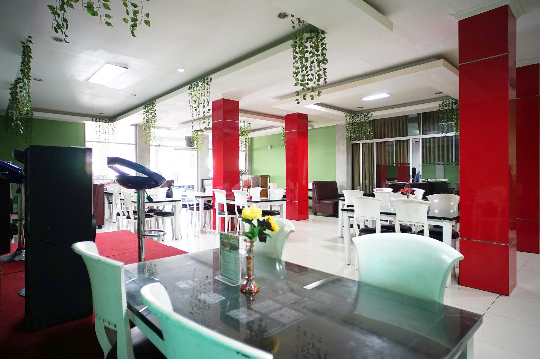 Capital O 2885 Hemra Hotel Balikpapan  Exteriör bild